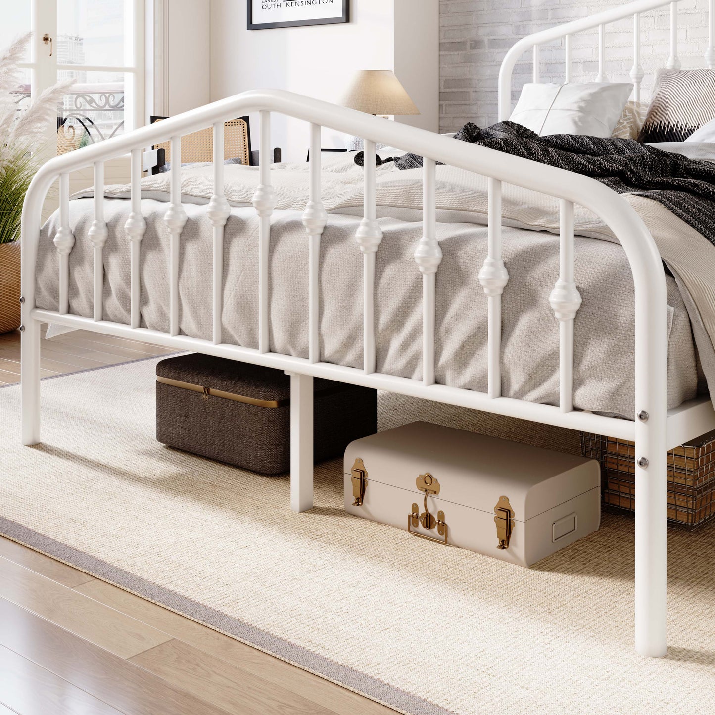 Amolife Vintage Metal Bed Frame with Delicate Headboard and Footboard